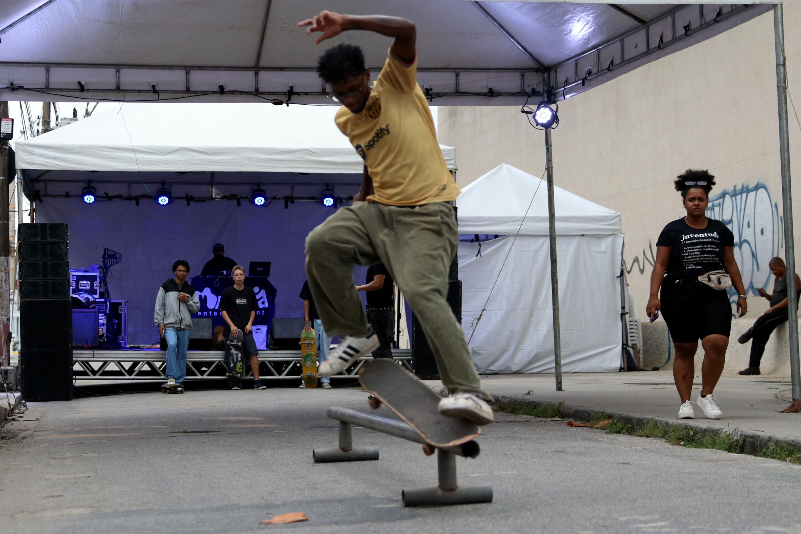 Festival da Juventude mostra talentos e movimenta Centro de Macaé no domingo