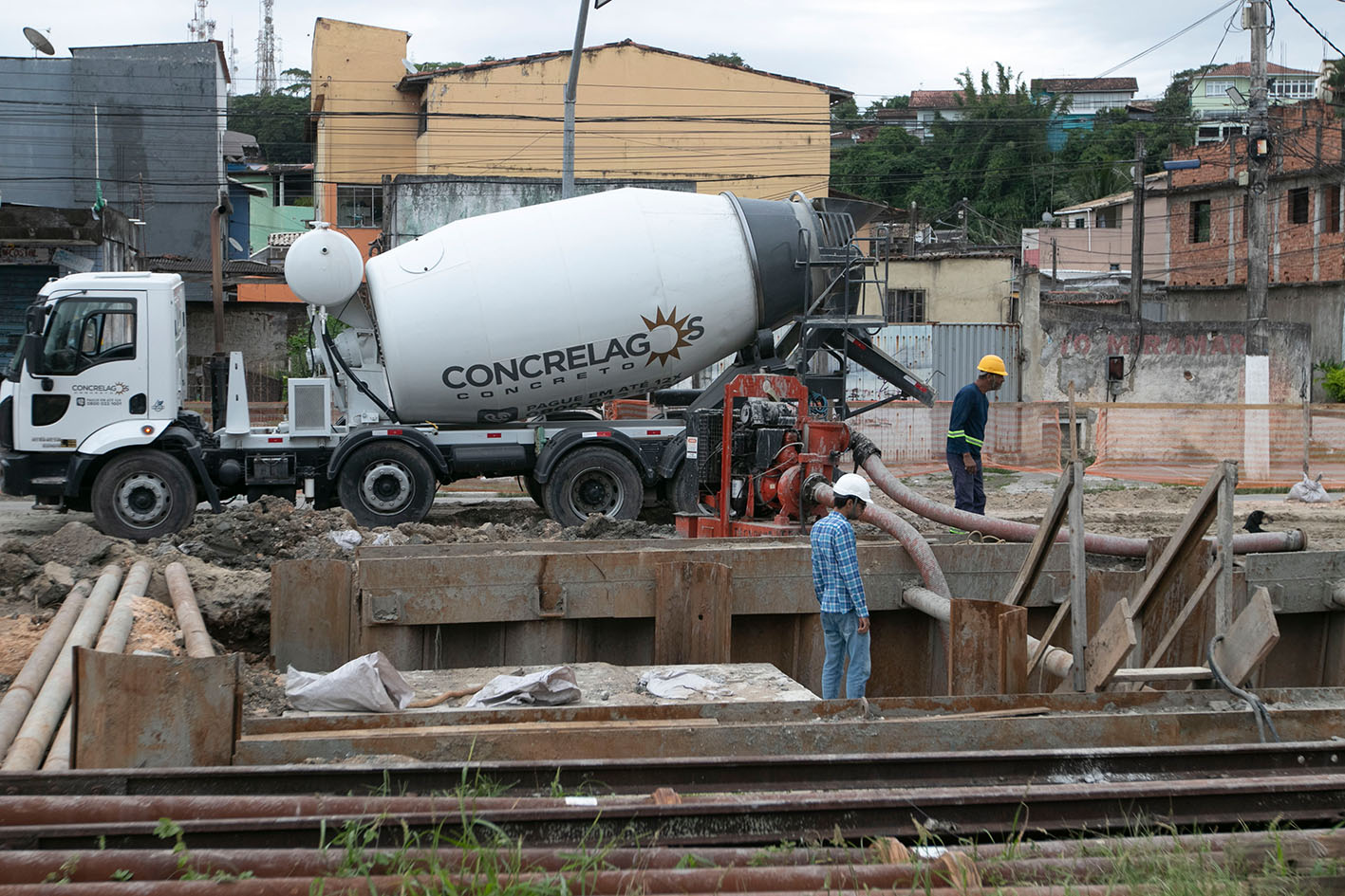 Avança obra de macrodrenagem na bacia da Linha Vermelha