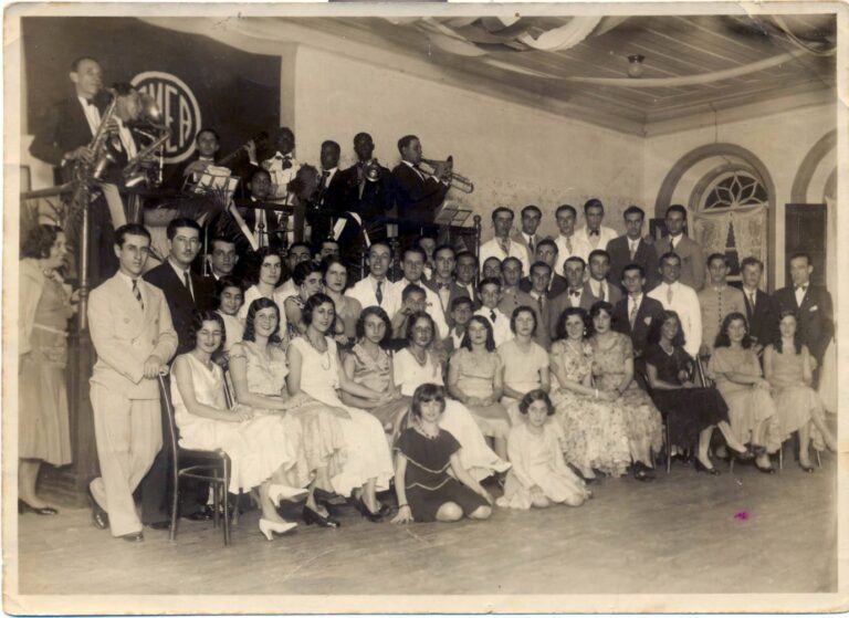 Baile no Tenis Clube 768x559