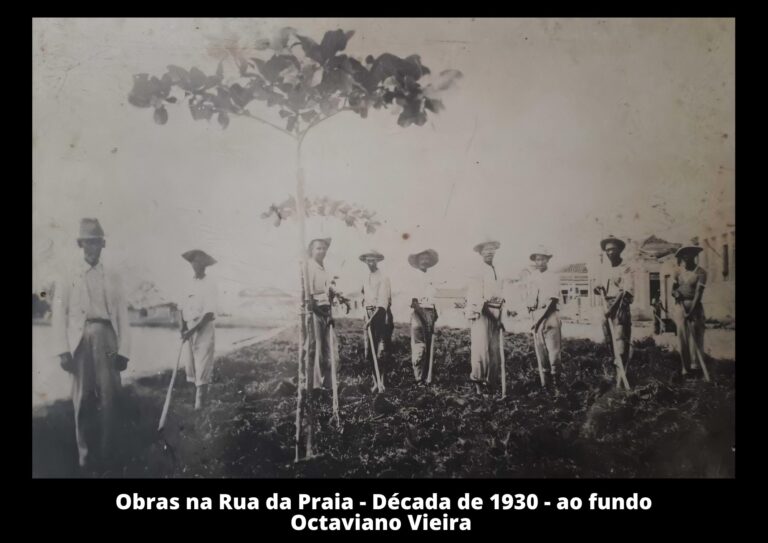 Foto do meu bisavo Octaviano Vieira e seus colegas nas obras da Rua da Praia 1936 ou 1937 fonte arquivo do meu tio Mateus Viera Passos 768x543