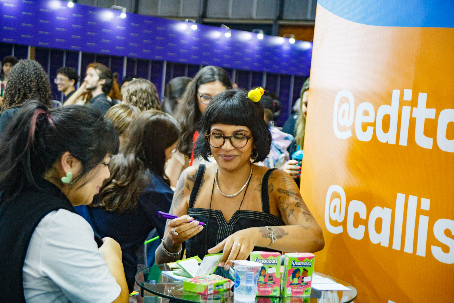 De Macaé, Raquel Petersen lança livro-jogo em parceria com a Estrela, uma das maiores fabricantes de brinquedos do Brasil