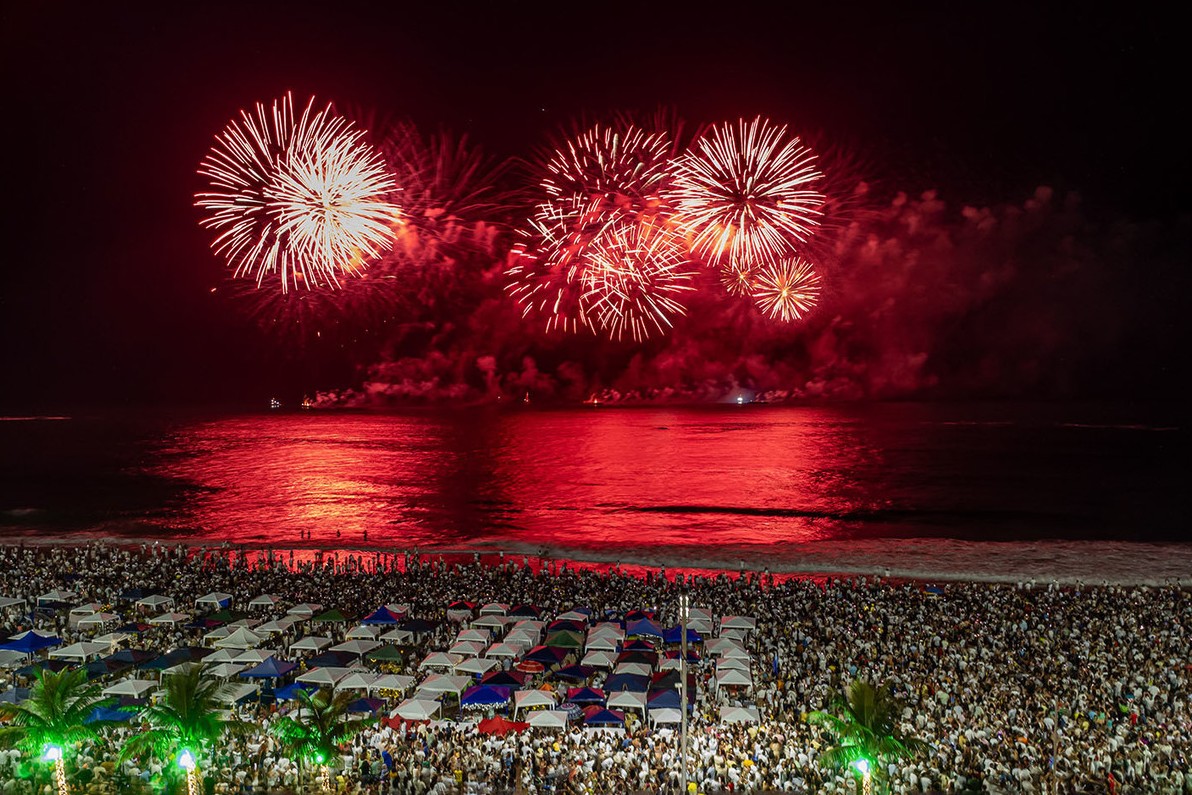 Réveillon Macaé 2026: festas, shows e queima de fogos