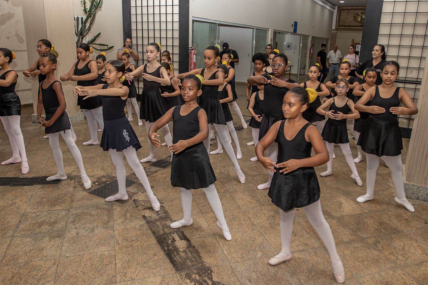 Escola Municipal de Dança abre inscrições para cadastro reserva em Macaé