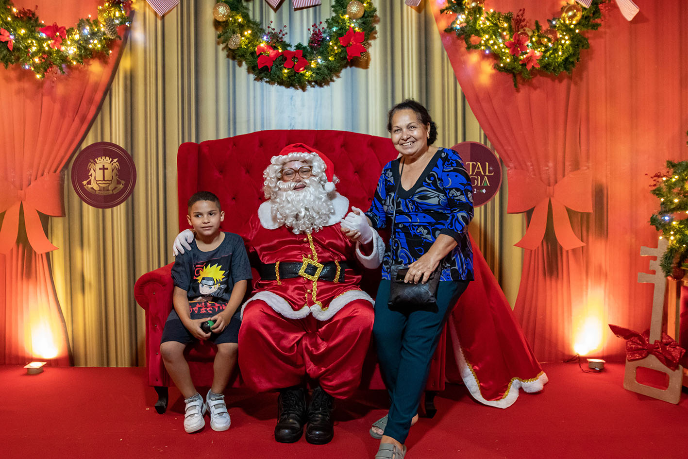 Casinha Itinerante do Papai Noel leva encanto natalino a bairros e distritos de Macaé