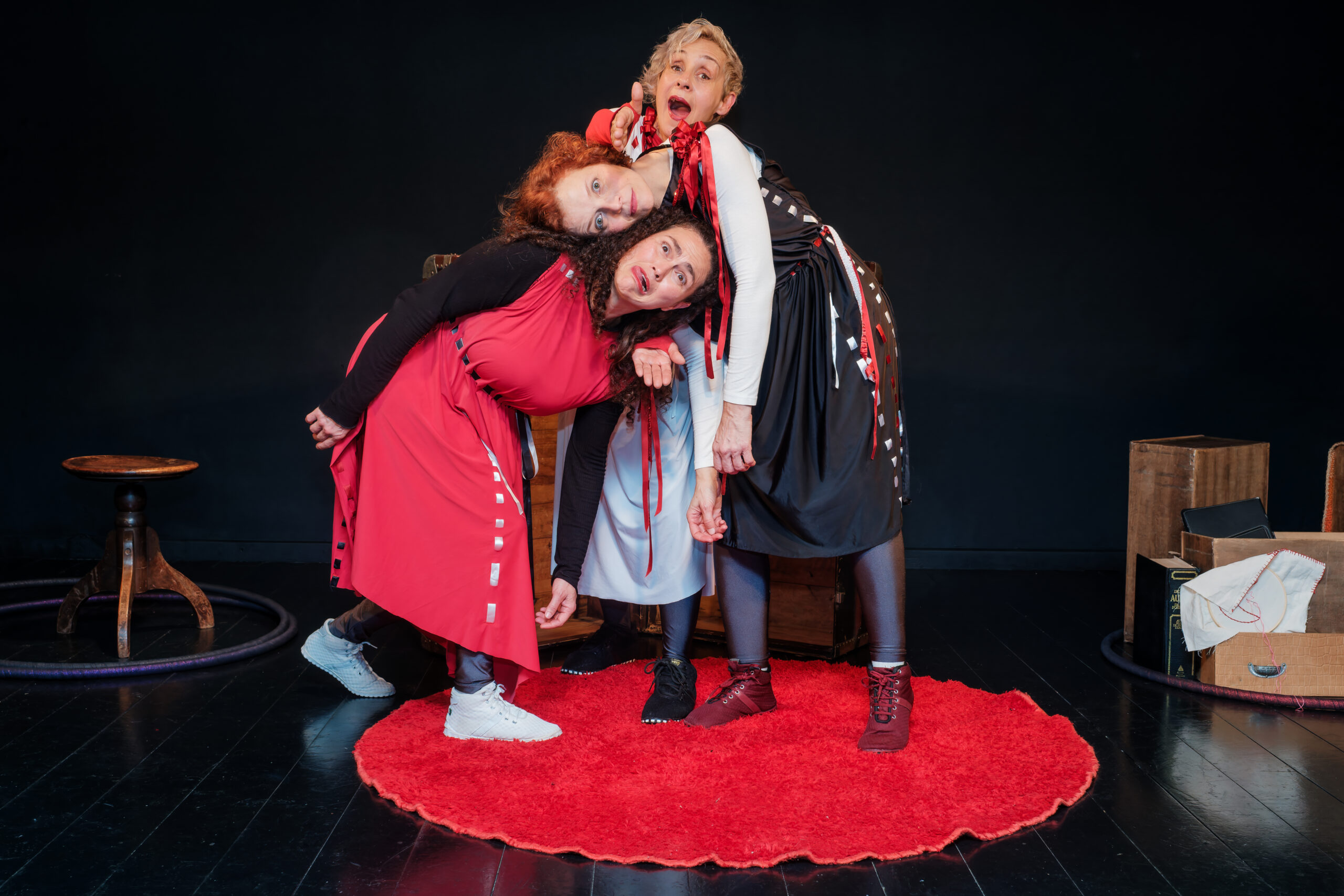 Espetáculo “Bendito Sangue” chega a Macaé com sessão gratuita e oficina de escrita criativa