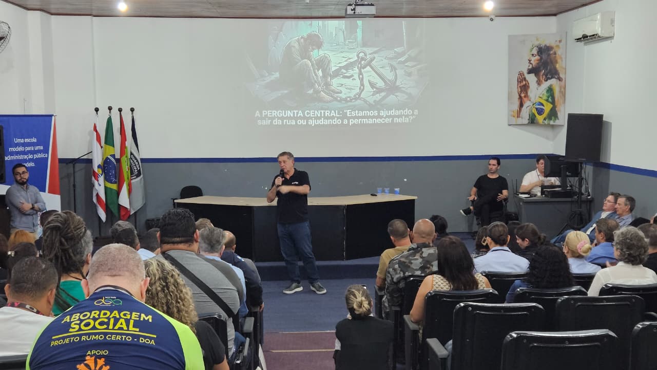 Servidores de Macaé participam de capacitação sobre atendimento à população em situação de rua
