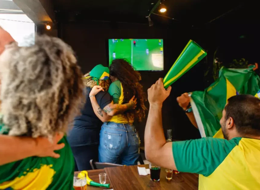 Onde assistir Brasil x Marrocos em Macaé? Confira opções para acompanhar a estreia da Seleção na Copa do Mundo