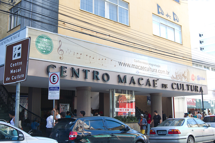 Emart abre inscrições para vagas remanescentes em cursos gratuitos de Teatro e Pintura em Tela