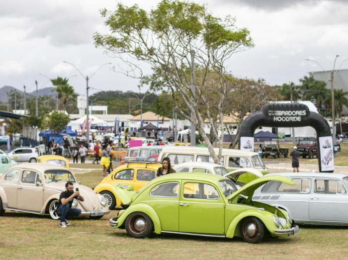 Encontro de carros antigos reúne exposição, shows e gastronomia neste fim de semana em Macaé