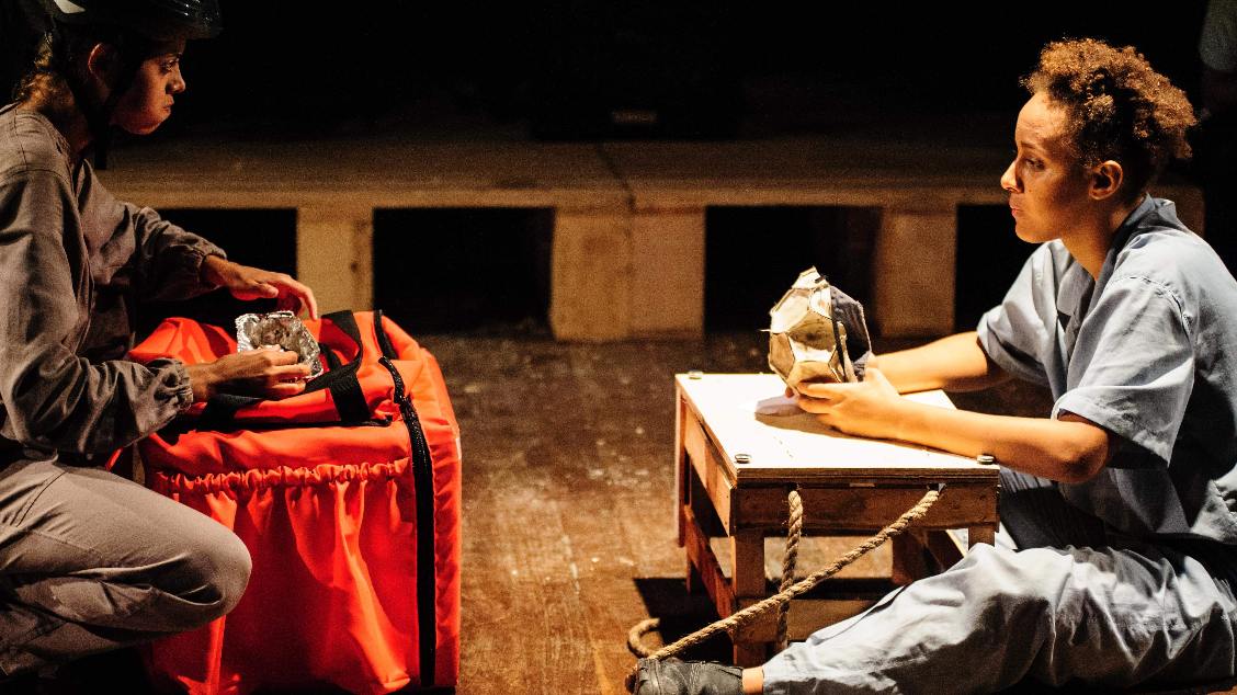 Espetáculo “Revolução na América do Sul” chega ao Teatro Firjan SESI Macaé