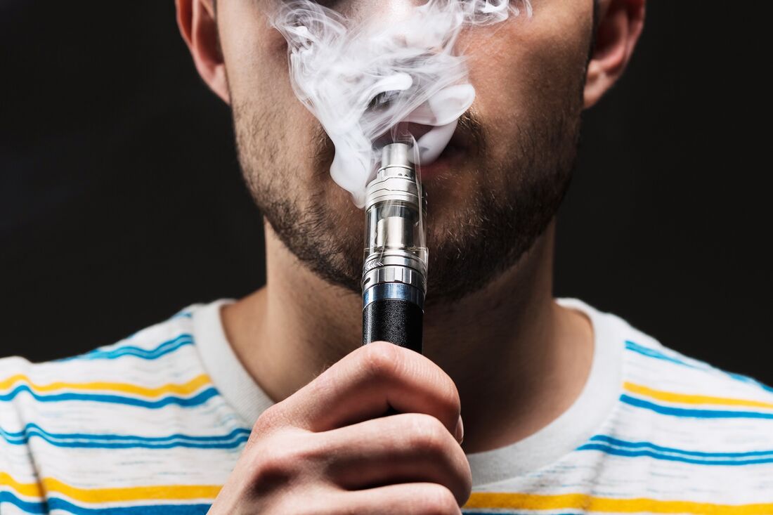 Macaé determina cassação de alvará de estabelecimentos que comercializam vapes